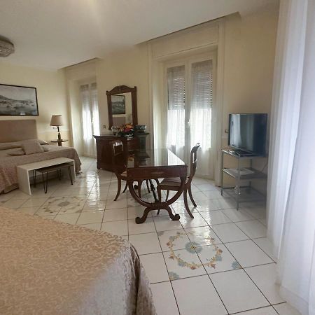 Pagina Storica Di Napoli Apartamento Exterior foto